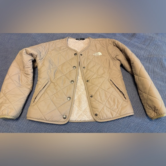 The North Face Girls Jacket - Picture 1 of 4